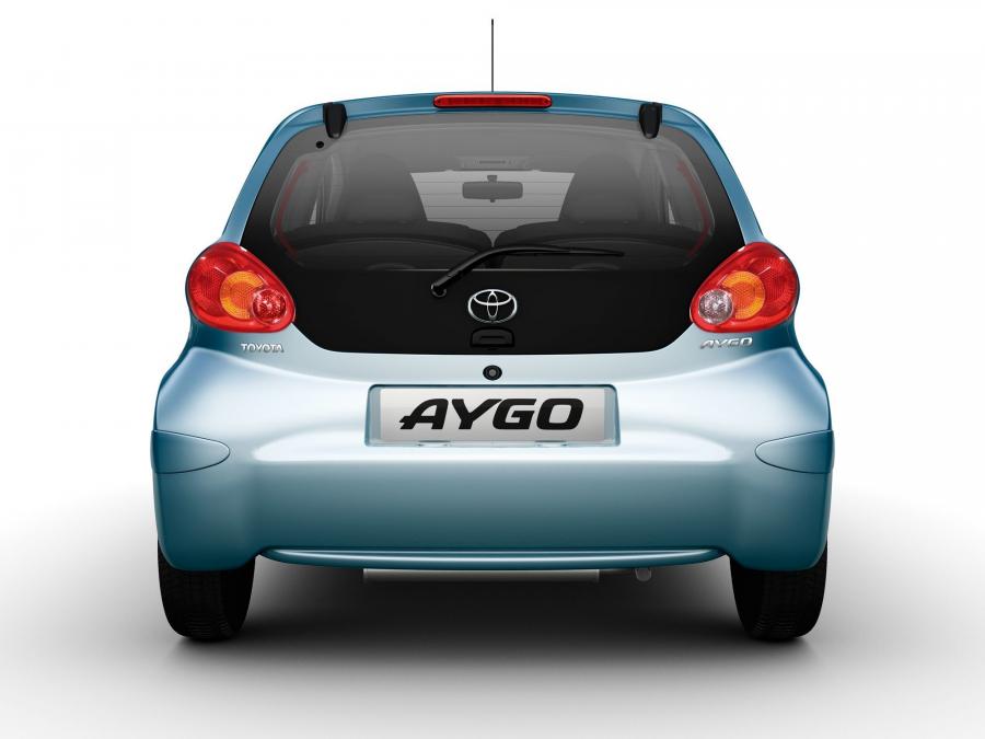  Toyota Aygo 2005 года  (фото 74 из 102)